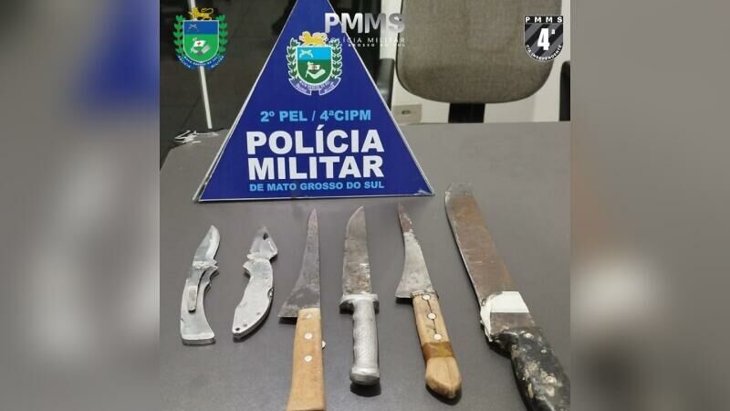 Imagem de compartilhamento para o artigo Jovens são esfaqueados por homem transtornado em Feira de Produtor em Costa Rica da MS Todo dia